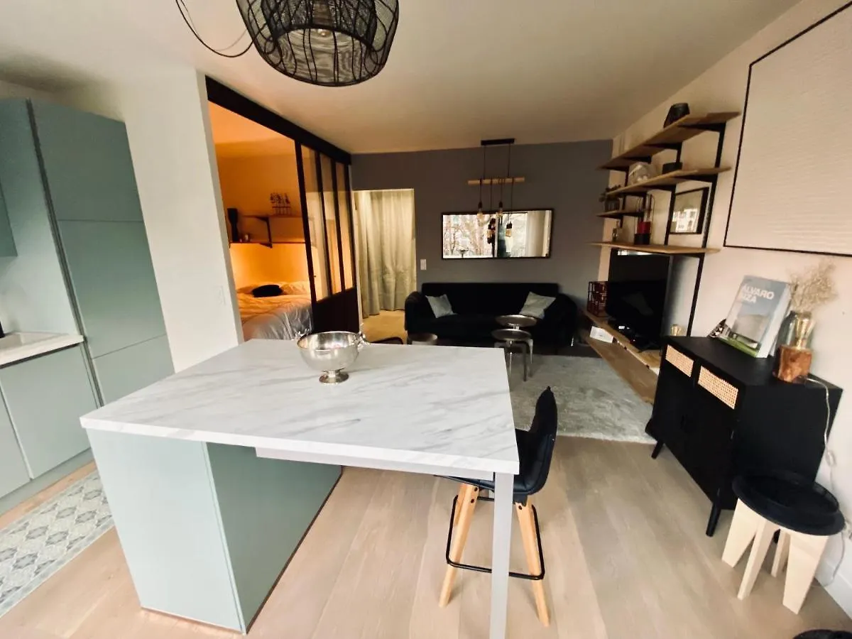 New, Appartement Au Calme, Balcon Sur Parc Prive Apartment Paris